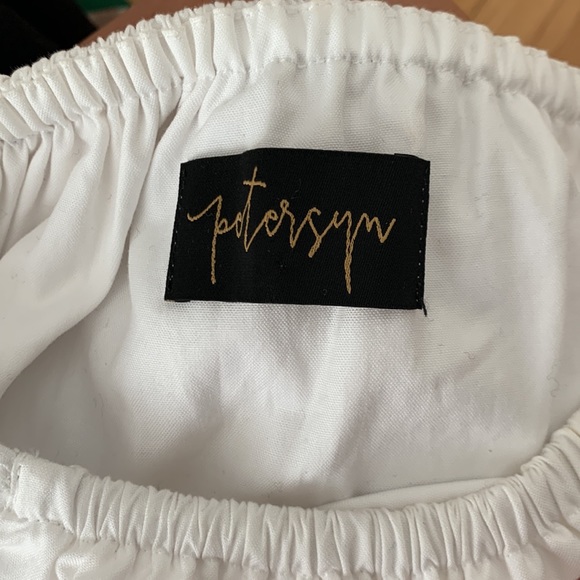 Petersyn Top with Puffy sleeves. - Picture 2 of 2